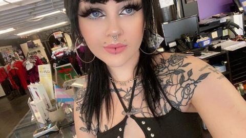 Goth Girl offers FBSM AVAILABLE NOW Massage