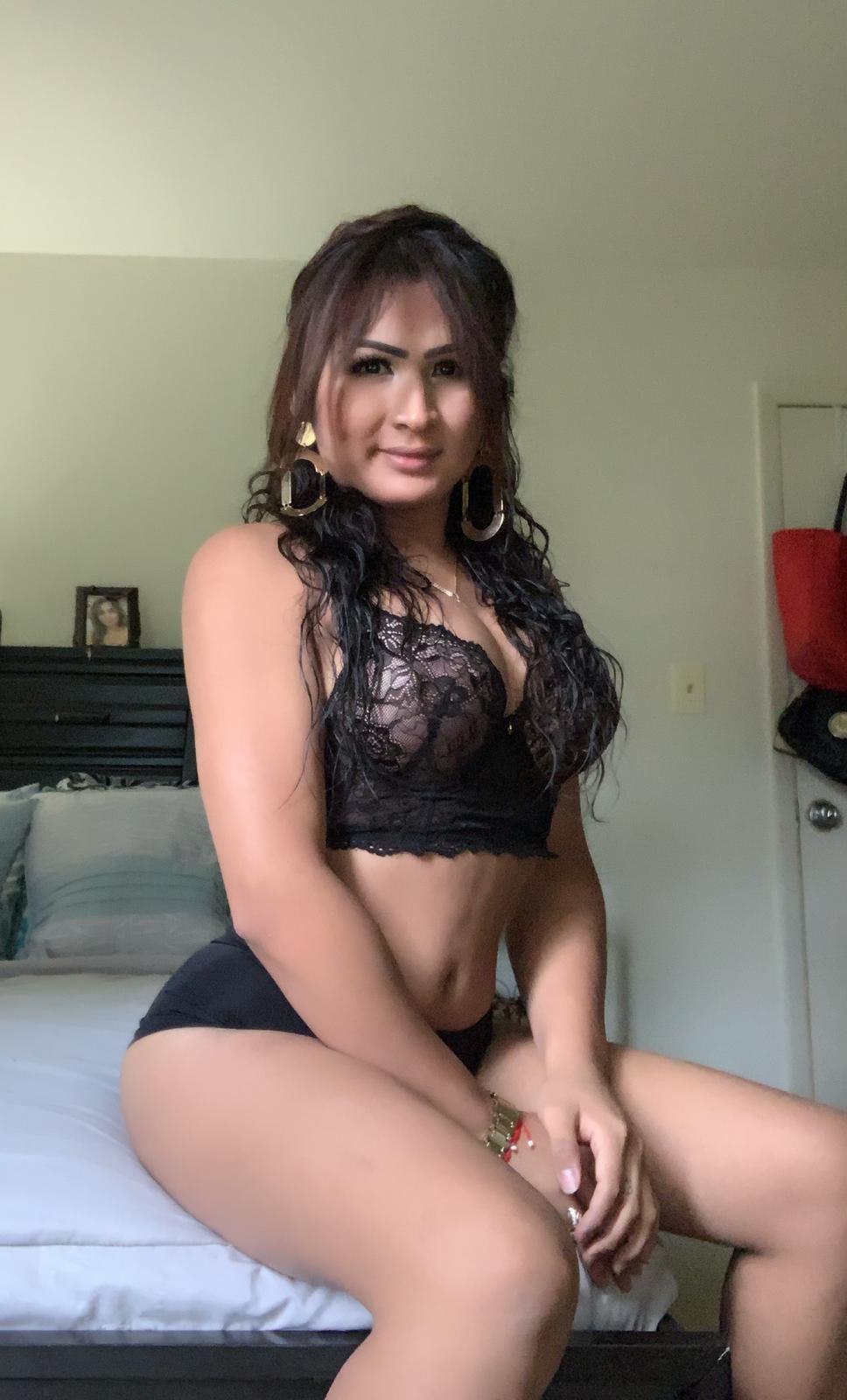 Sexy Latina Massage