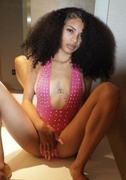 Sexy, exotic wet Barbie doll available for Outcalls now Escorts