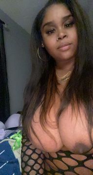 Busty babe available  Escorts